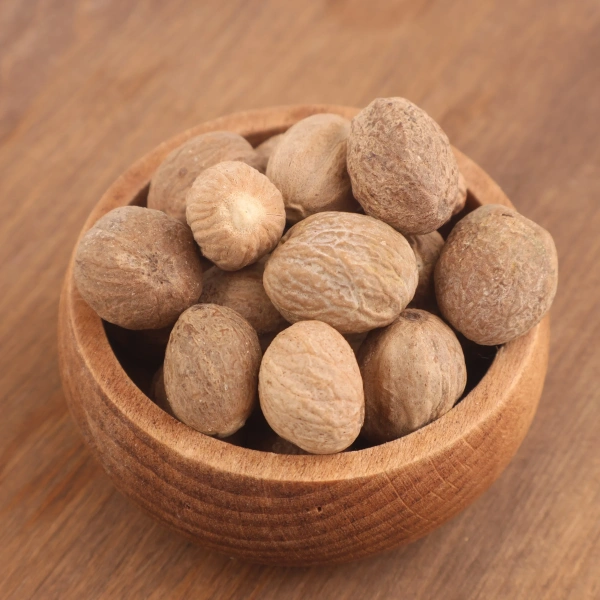 Muskat cevizi doğal ve katkısız aromatik baharat ürün görseli